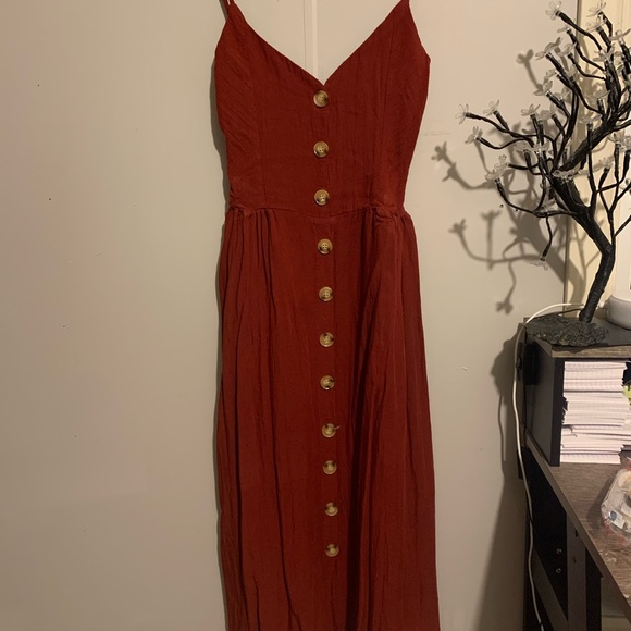 Mid-length, maroon toned, one size dress from Suzy Sheir. Stretchy fabric! - Picture 3 of 5